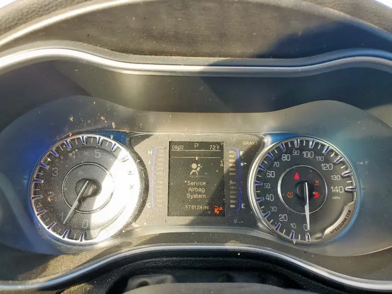 2015 CHRYSLER 200 LX