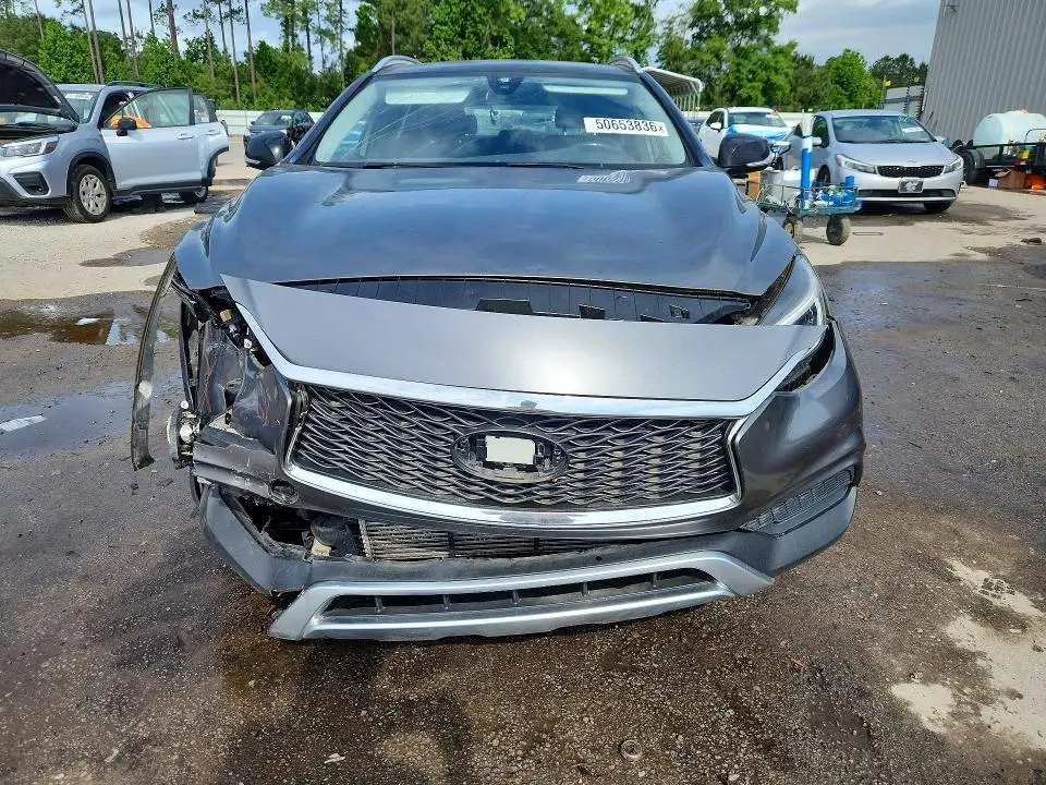2019 INFINITI QX30 LUXE  