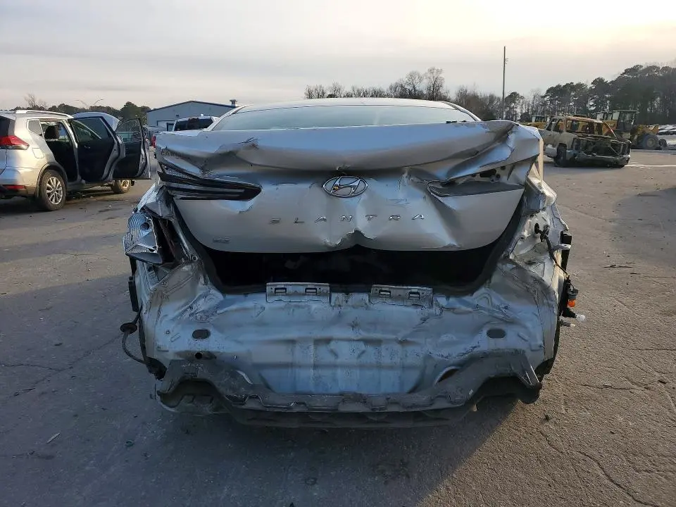 2019 HYUNDAI ELANTRA SE  