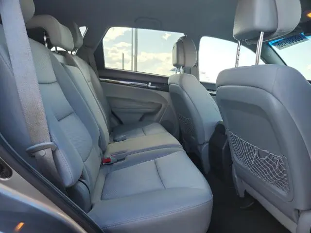 2013 KIA SORENTO LX  