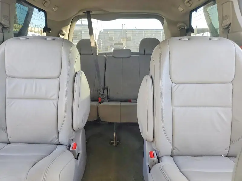 2017 TOYOTA SIENNA XLE  
