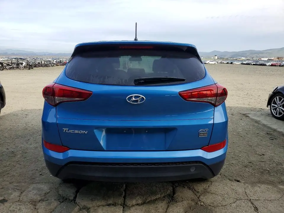 2018 HYUNDAI TUCSON SE  