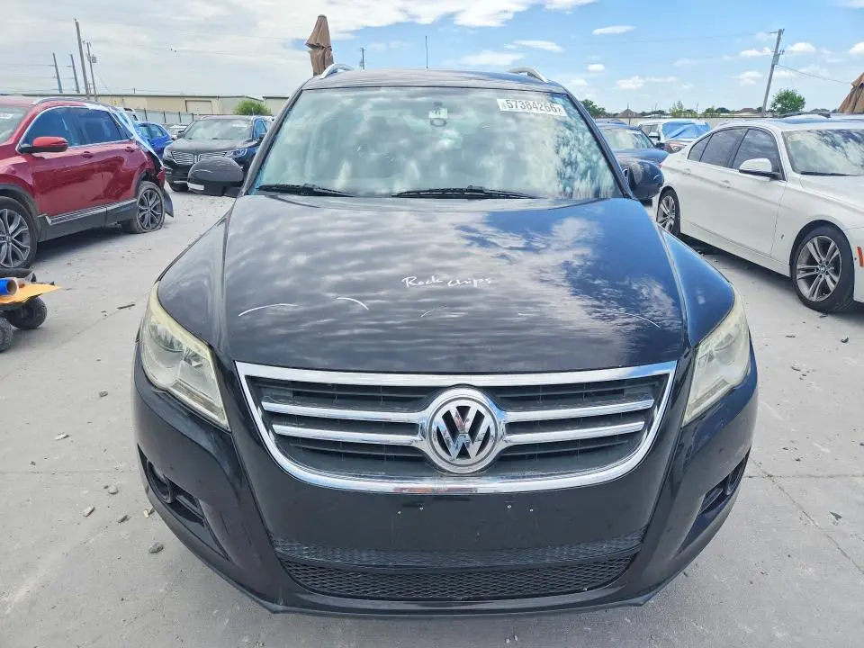 2010 VOLKSWAGEN TIGUAN S  