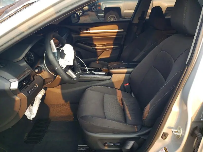 2023 NISSAN ALTIMA SV  