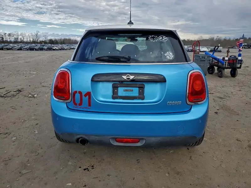 2018 MINI COOPER   