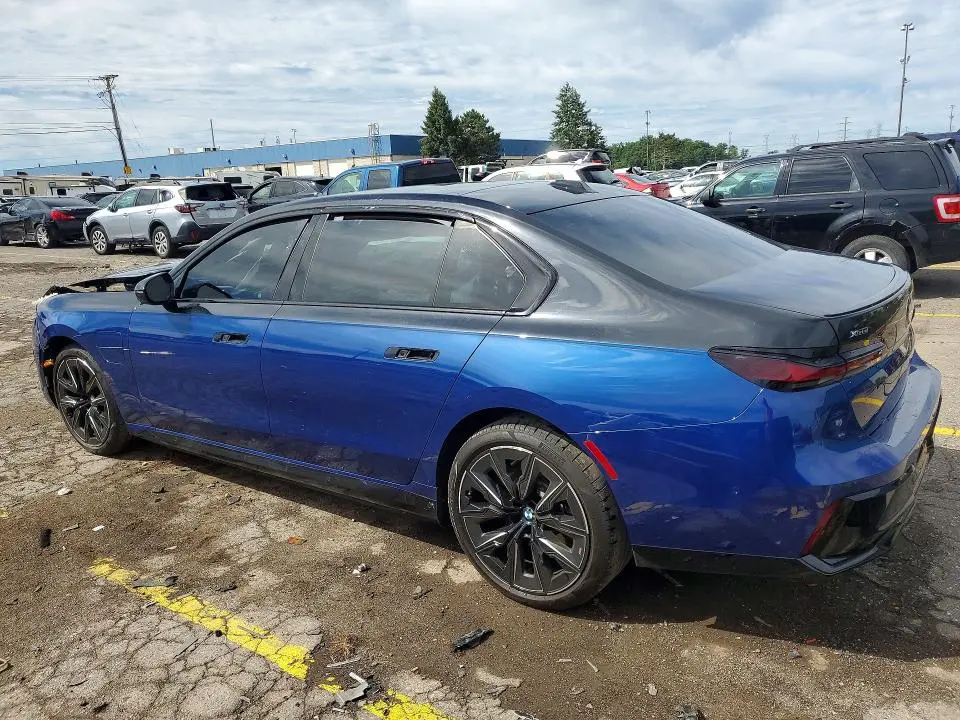 2024 BMW 750 XE  