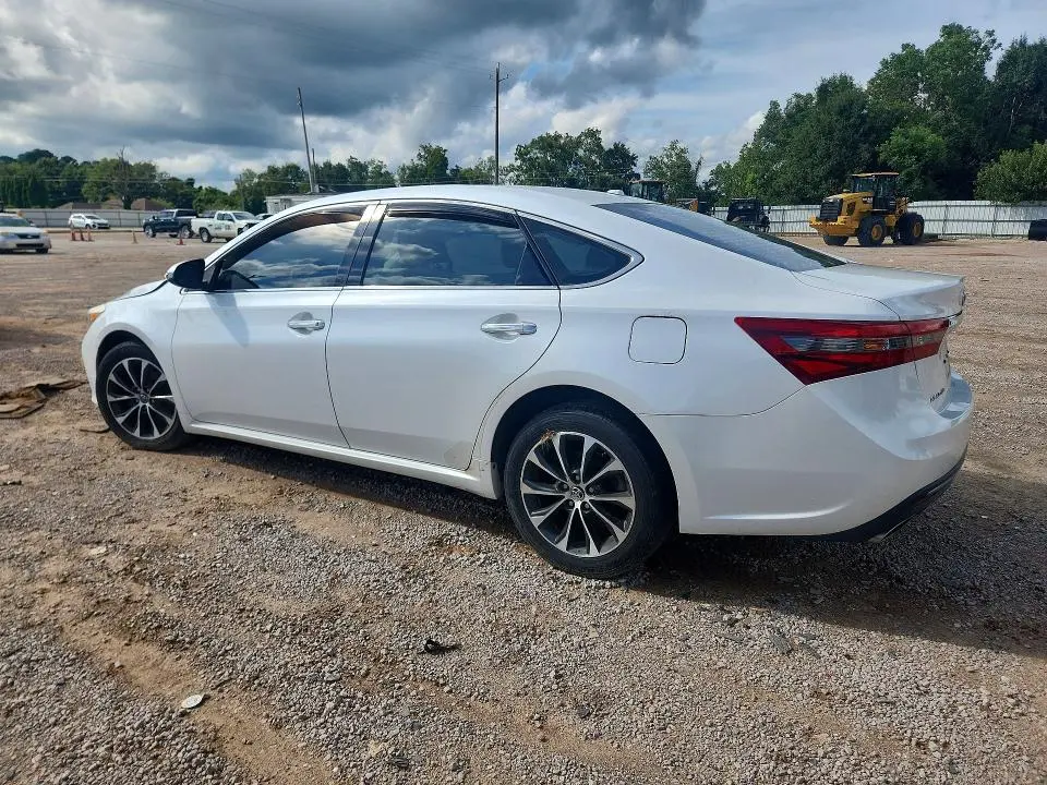2016 TOYOTA AVALON XLE  