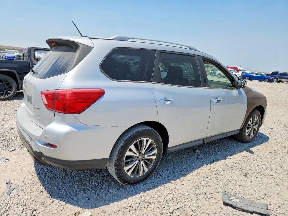 2017 NISSAN PATHFINDER SV  