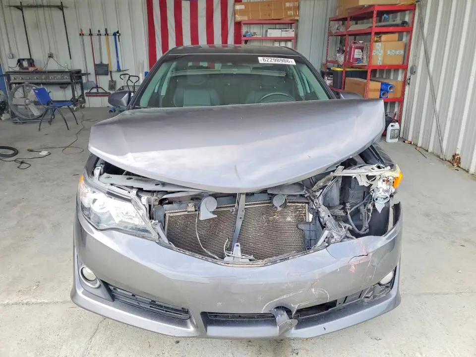 2012 TOYOTA CAMRY SE  