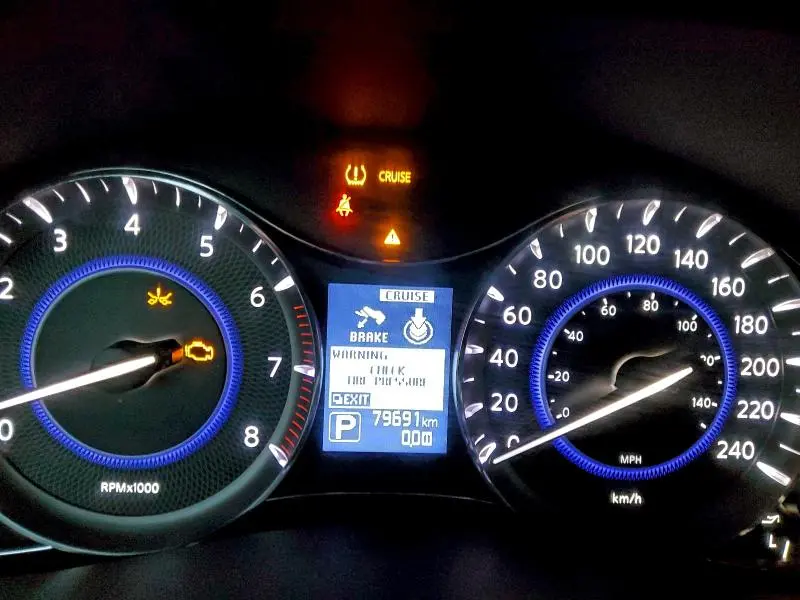 2017 INFINITI QX80 BASE  