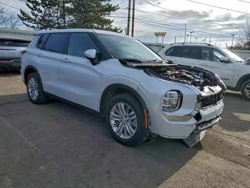 2024 MITSUBISHI OUTLANDER ES  