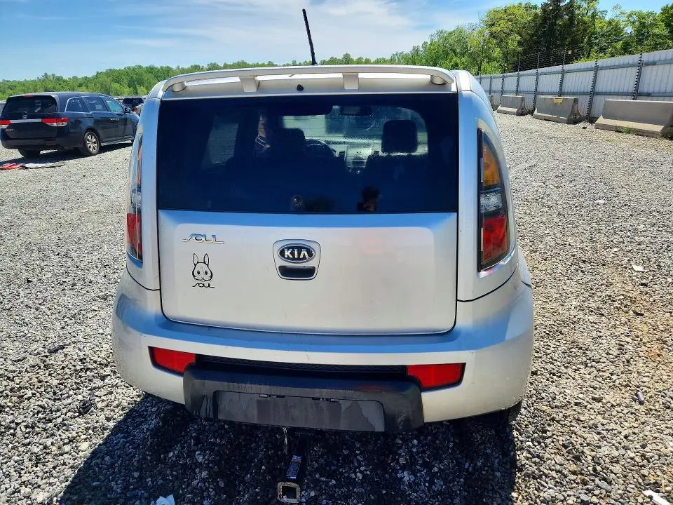 2010 KIA SOUL +  