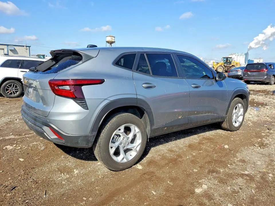 2025 CHEVROLET TRAX LS  