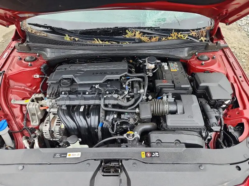2024 HYUNDAI ELANTRA SE  