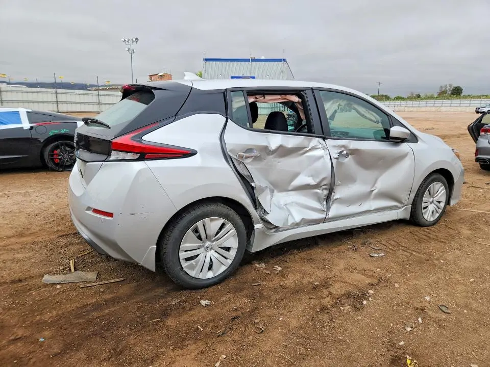 2025 NISSAN LEAF S  