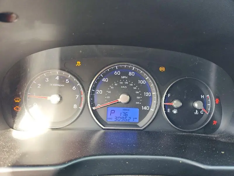 2010 HYUNDAI SANTA FE GLS  