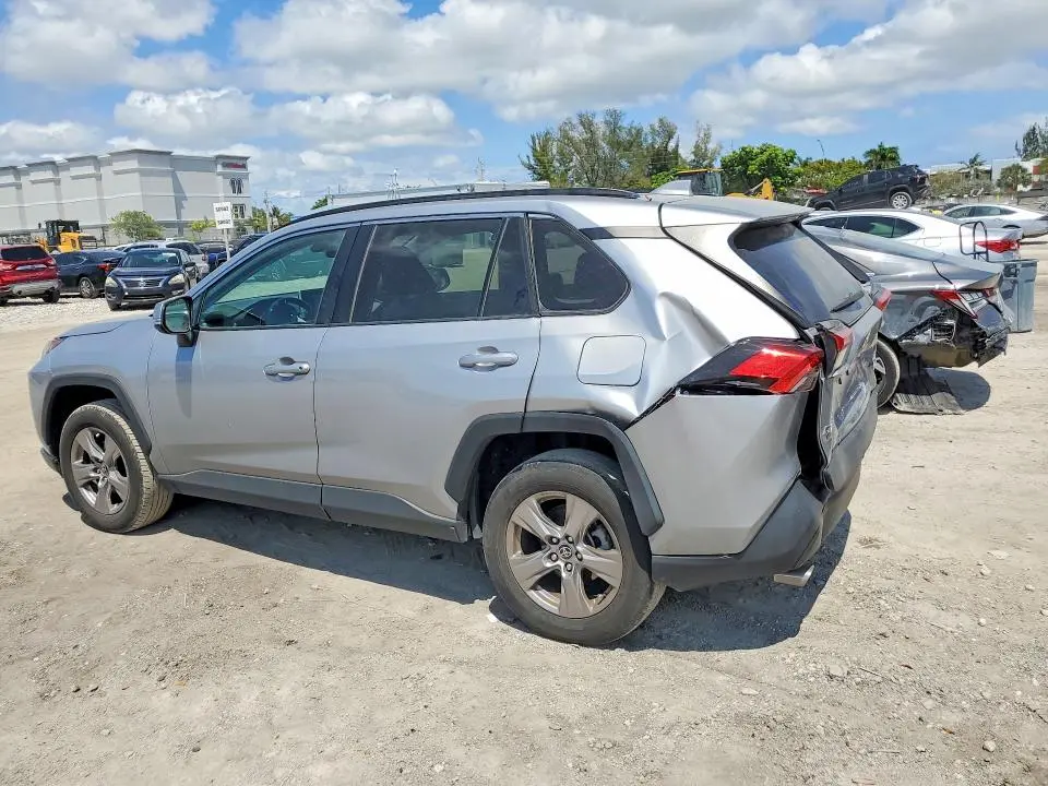 2023 TOYOTA RAV4 XLE  
