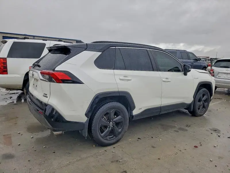 2020 TOYOTA RAV4 XSE  