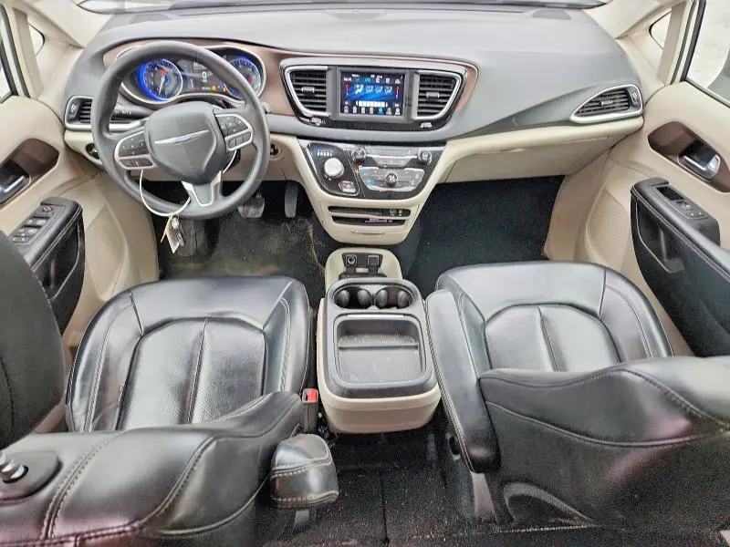 2020 CHRYSLER VOYAGER LXI  