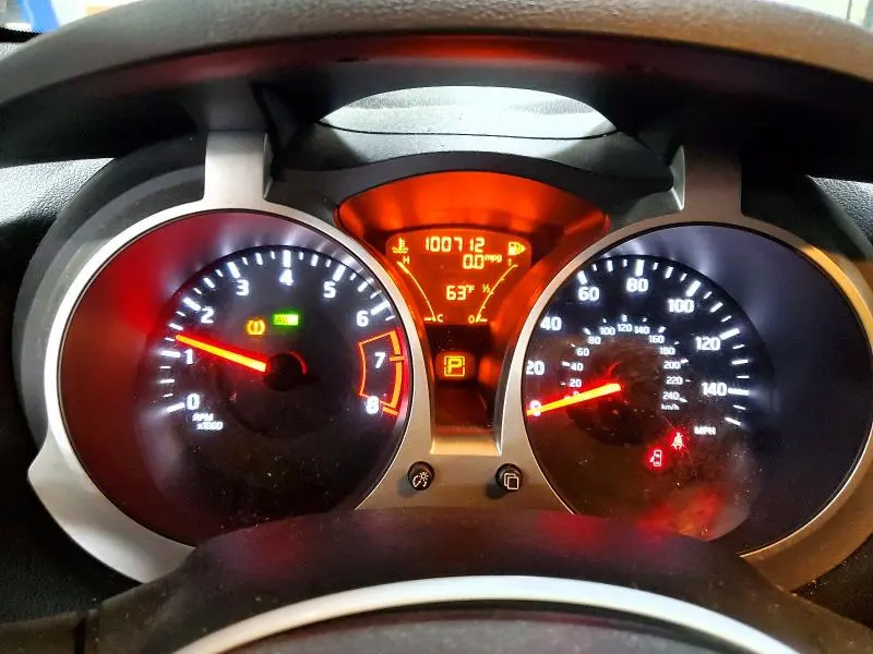 2015 NISSAN JUKE SL  