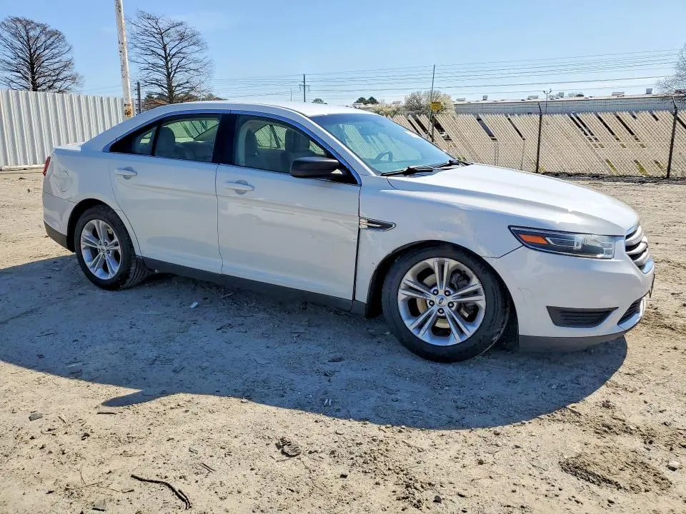 2015 FORD TAURUS SE  