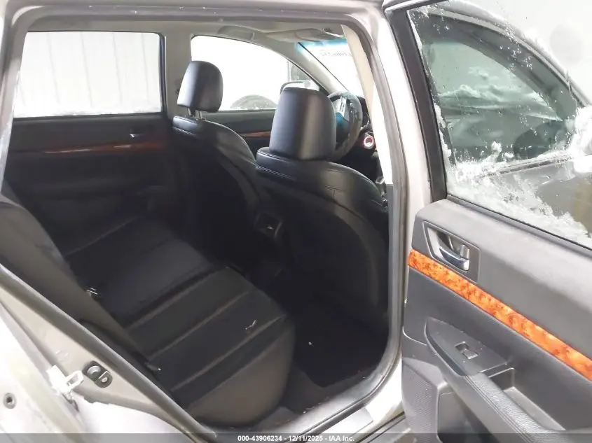 2010 SUBARU OUTBACK 2.5I LIMITED