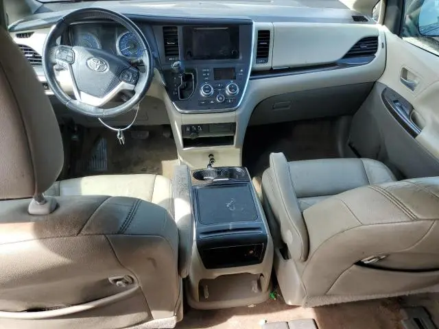2016 TOYOTA SIENNA XLE  