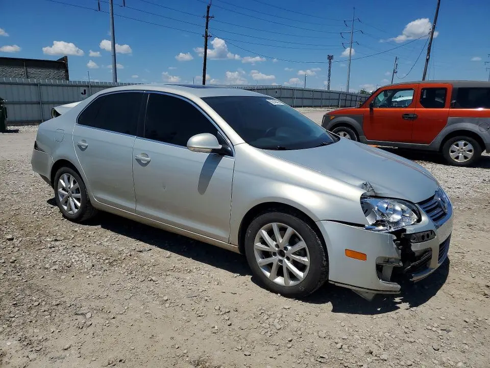 2010 VOLKSWAGEN JETTA SE  