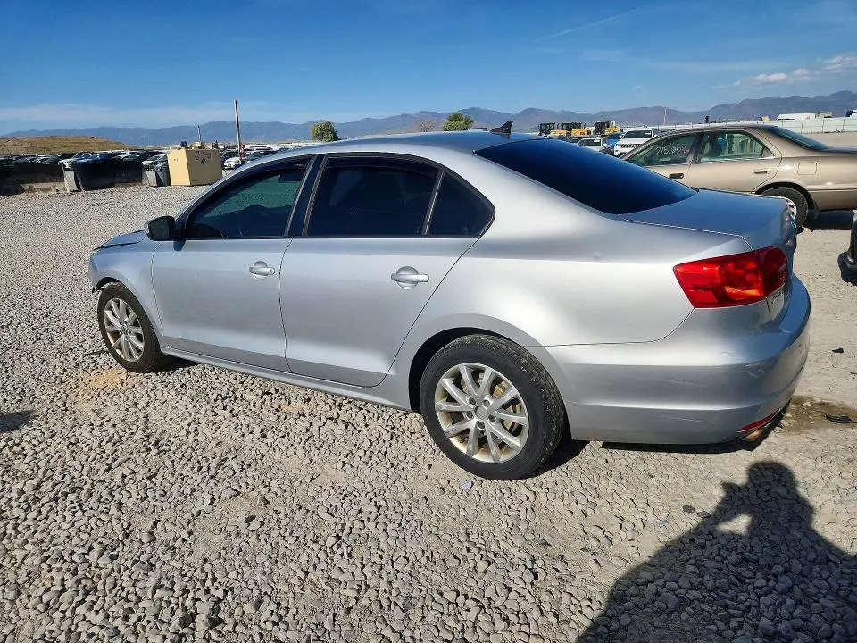 2012 VOLKSWAGEN JETTA SE  