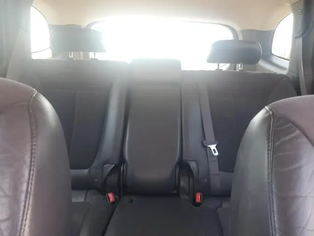 2010 HYUNDAI SANTA FE SE  