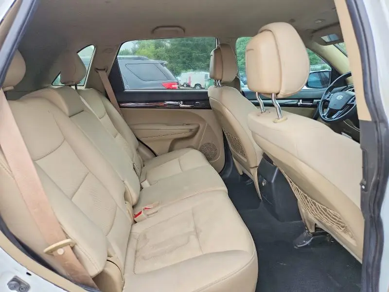 2011 KIA SORENTO LX  