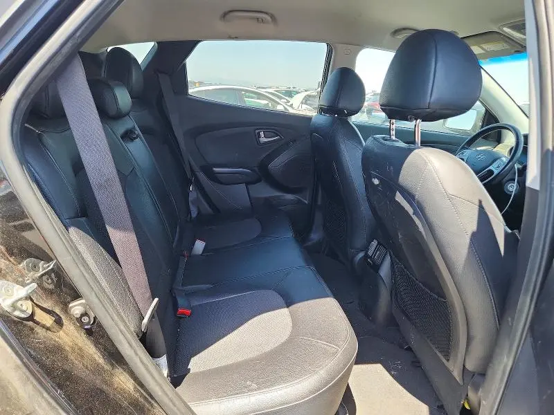 2015 HYUNDAI TUCSON SE  