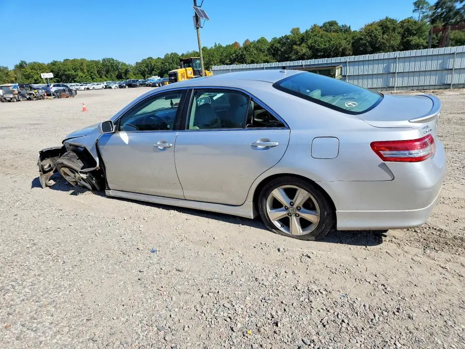 2011 TOYOTA CAMRY SE V6  