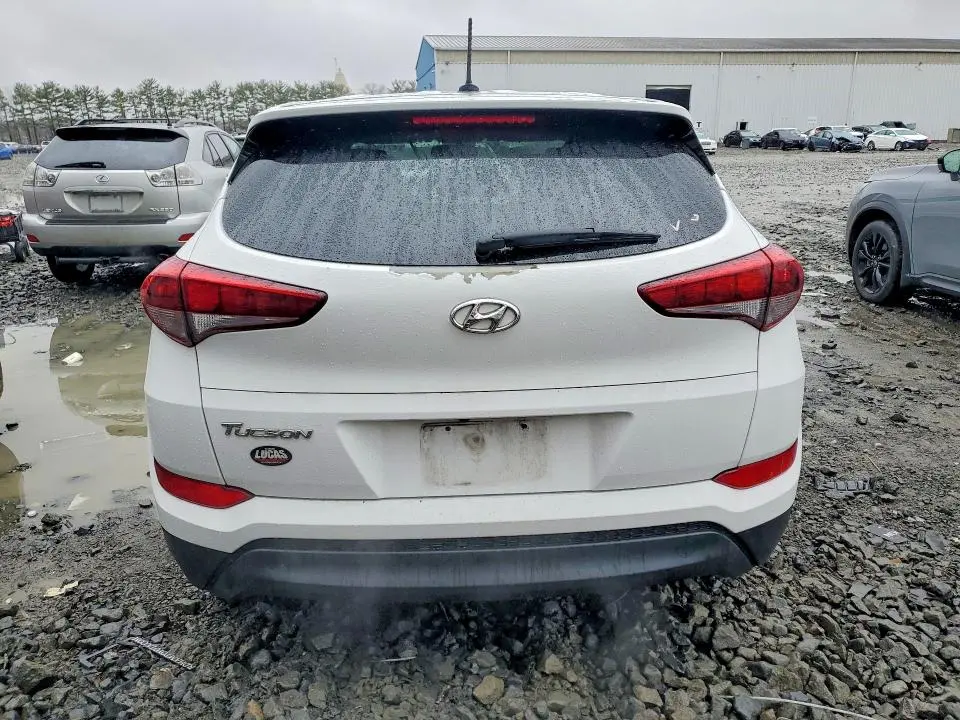 2017 HYUNDAI TUCSON SE  
