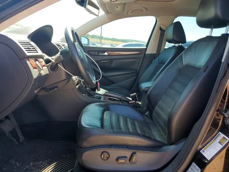 2013 VOLKSWAGEN PASSAT SEL  