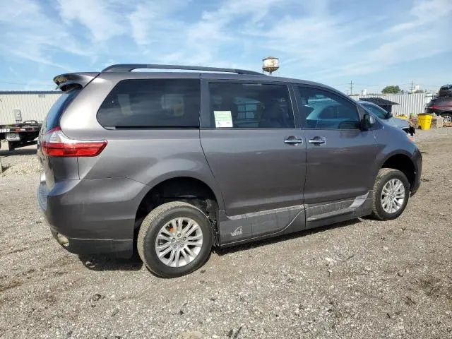 2015 TOYOTA SIENNA XLE  