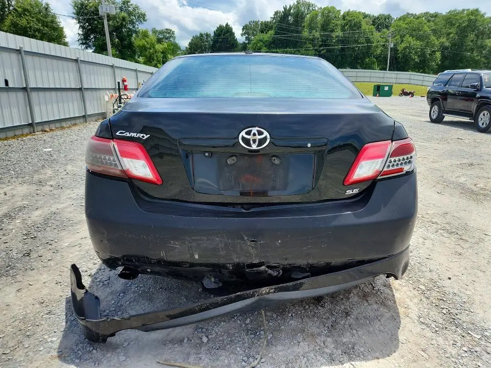 2010 TOYOTA CAMRY SE  