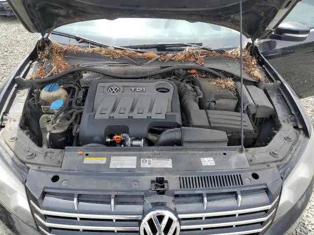 2013 VOLKSWAGEN PASSAT SE  