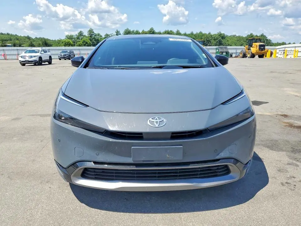 2026 TOYOTA PRIUS XLE  