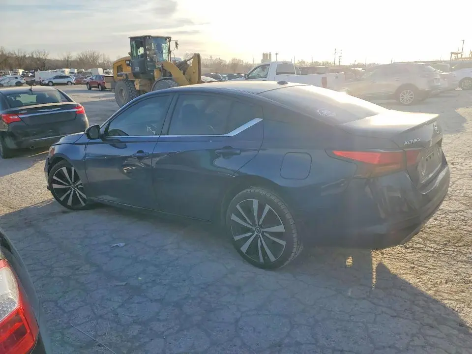 2019 NISSAN ALTIMA SR  