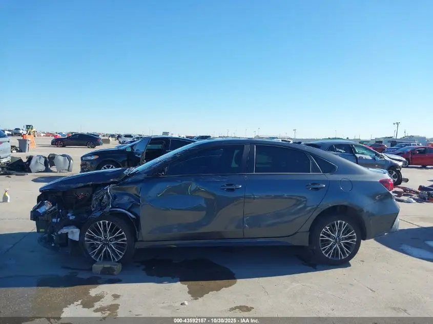 2024 KIA FORTE GT-LINE