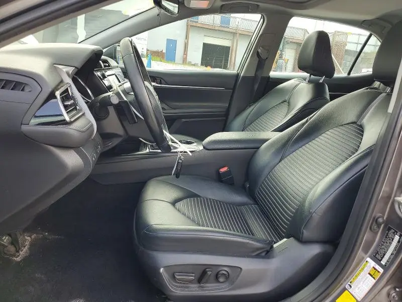 2019 TOYOTA CAMRY SE  