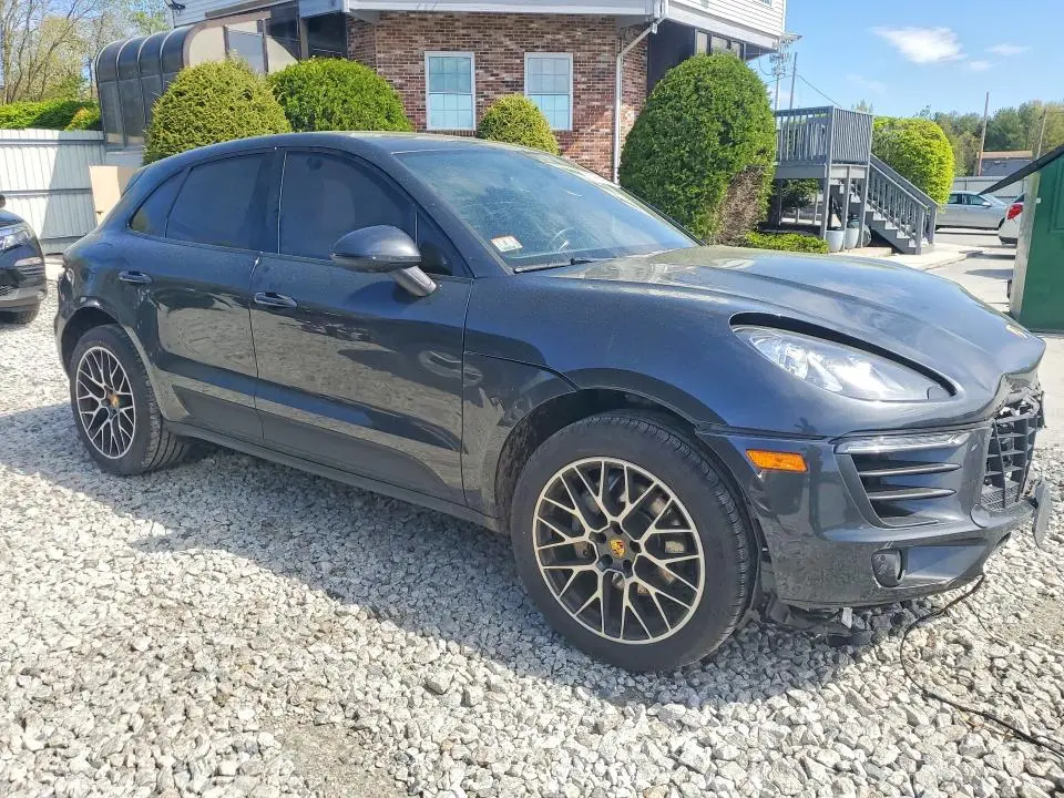 2018 PORSCHE MACAN S  