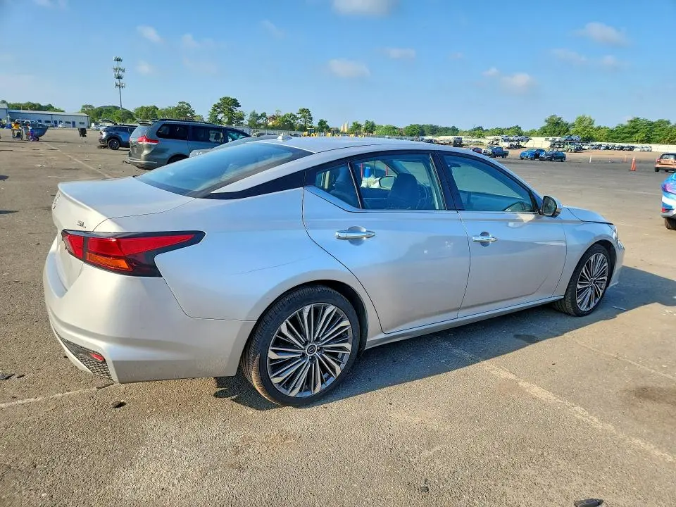 2023 NISSAN ALTIMA SL  