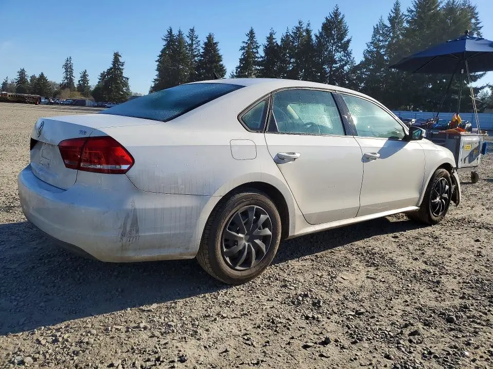 2014 VOLKSWAGEN PASSAT S  
