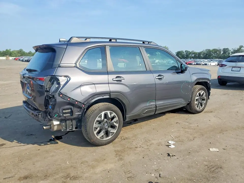 2025 SUBARU FORESTER   
