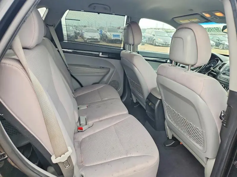 2014 KIA SORENTO LX  
