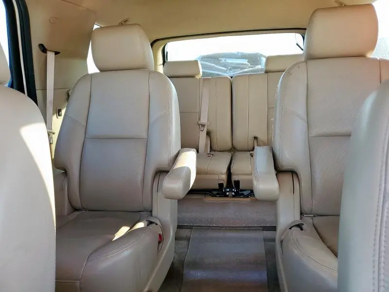 2011 CADILLAC ESCALADE LUXURY  