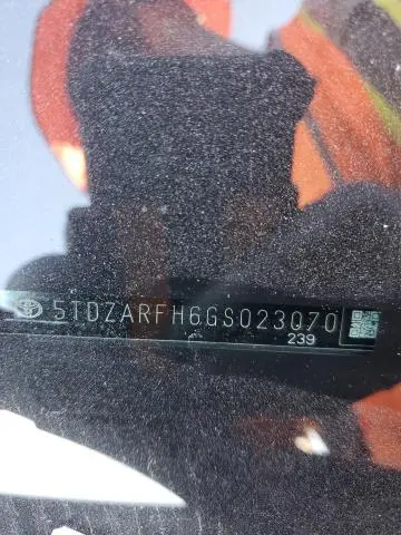 2016 TOYOTA HIGHLANDER LE  