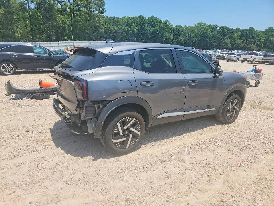 2025 NISSAN KICKS   